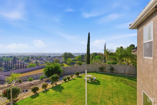 14011 Raphael Avenue, Bakersfield, CA 93306