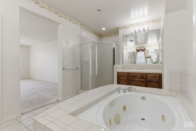 14011 Raphael Avenue, Bakersfield, CA 93306