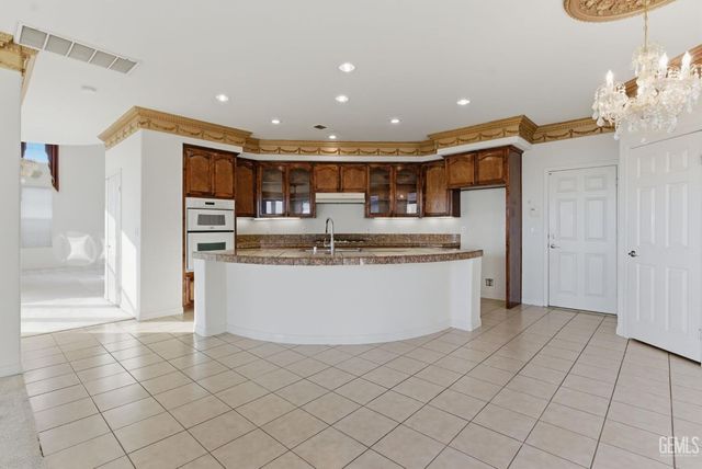 14011 Raphael Avenue, Bakersfield, CA 93306