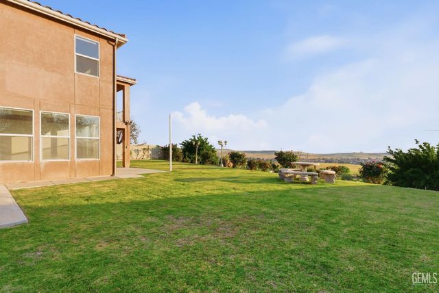 14011 Raphael Avenue, Bakersfield, CA 93306