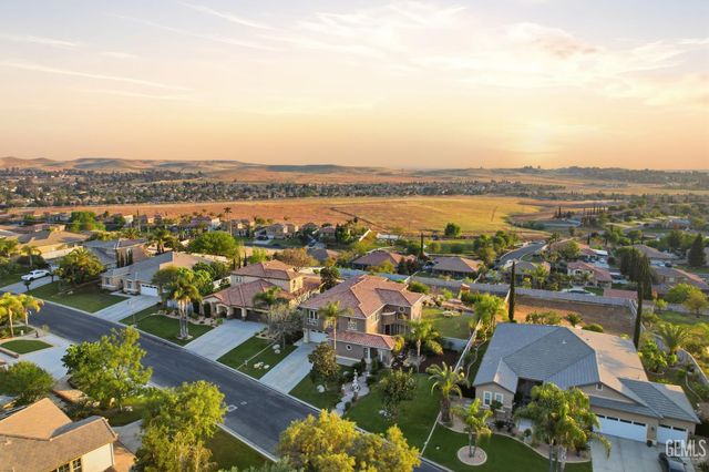 14011 Raphael Avenue, Bakersfield, CA 93306