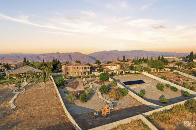 14011 Raphael Avenue, Bakersfield, CA 93306