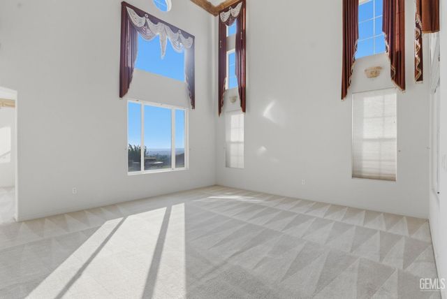 14011 Raphael Avenue, Bakersfield, CA 93306