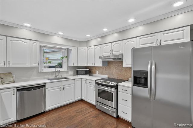 3024 Harold Drive, Columbiaville, MI 48421