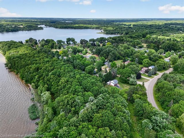 3024 Harold Drive, Columbiaville, MI 48421