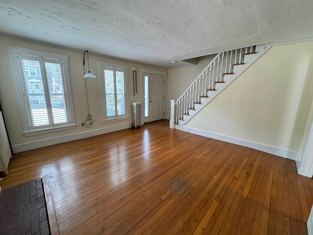 90 Centre Street, Concord, NH 03301