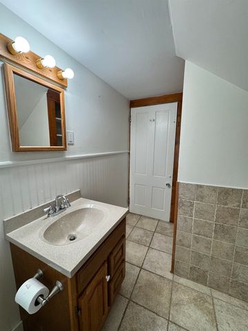90 Centre Street, Concord, NH 03301