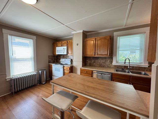90 Centre Street, Concord, NH 03301