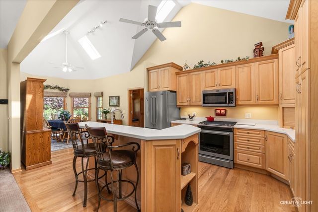 16073 Burr Oak Road, Plano, IL 60545