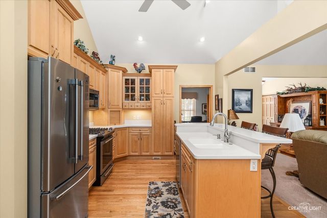 16073 Burr Oak Road, Plano, IL 60545