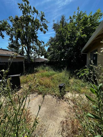 10240 Goinyour Way, Sacramento, CA 95827
