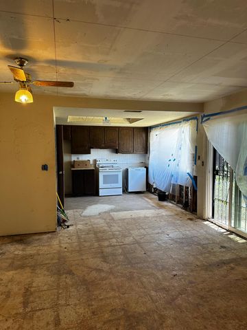 10240 Goinyour Way, Sacramento, CA 95827