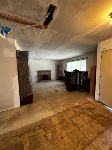 10240 Goinyour Way, Sacramento, CA 95827