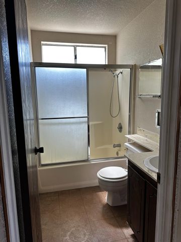 10240 Goinyour Way, Sacramento, CA 95827