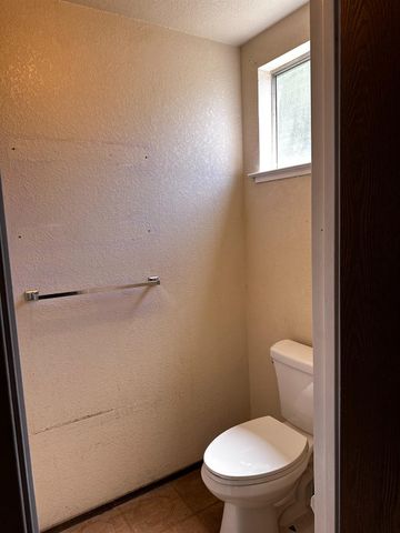10240 Goinyour Way, Sacramento, CA 95827