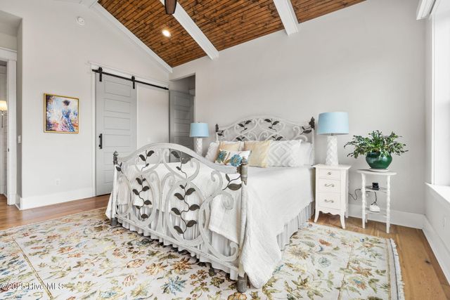 9279 Devaun Pointe Circle, Calabash, NC 28467