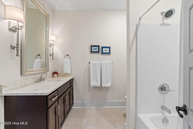 9279 Devaun Pointe Circle, Calabash, NC 28467