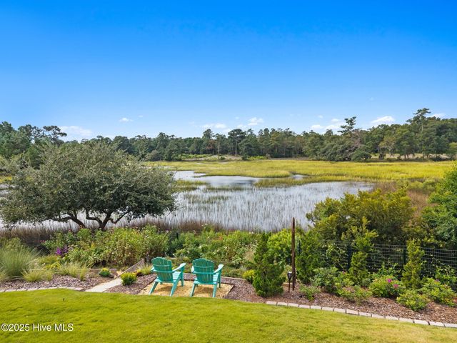 9279 Devaun Pointe Circle, Calabash, NC 28467