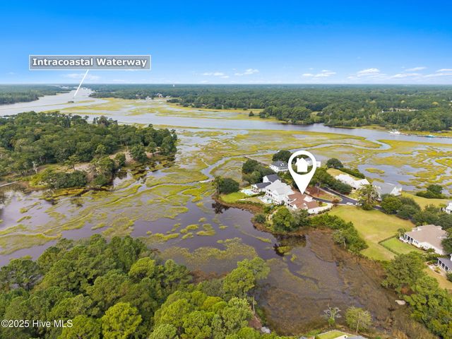 9279 Devaun Pointe Circle, Calabash, NC 28467