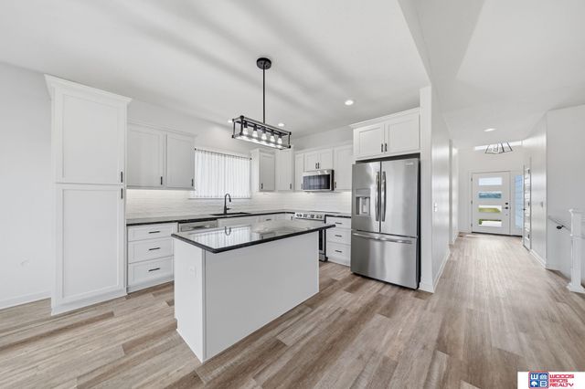 1143 Sand Hill Road, Louisville, NE 68037