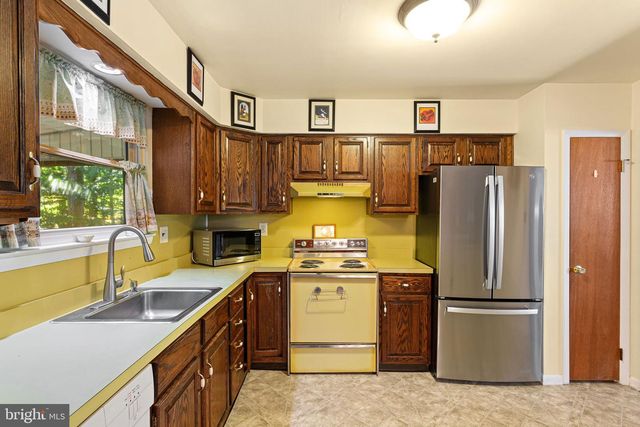 227 CHESTNUT AVE, Lindenwold, NJ 08021