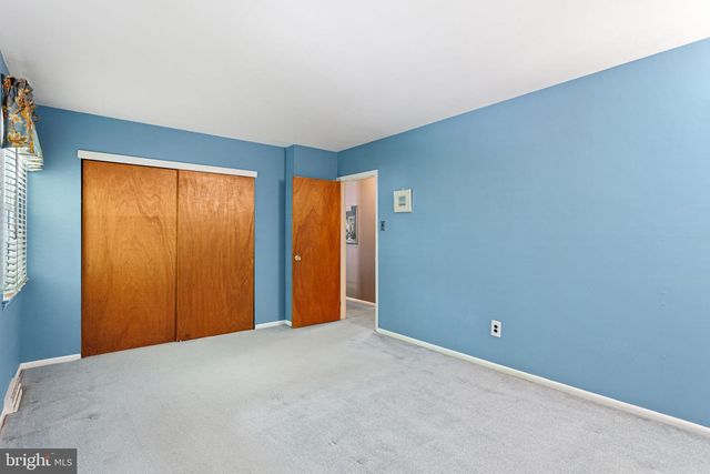 227 CHESTNUT AVE, Lindenwold, NJ 08021