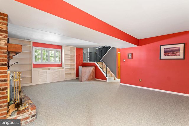 227 CHESTNUT AVE, Lindenwold, NJ 08021