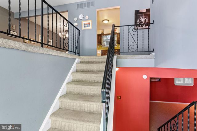 227 CHESTNUT AVE, Lindenwold, NJ 08021
