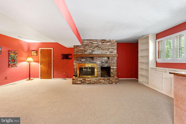 227 CHESTNUT AVE, Lindenwold, NJ 08021