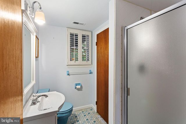 227 CHESTNUT AVE, Lindenwold, NJ 08021