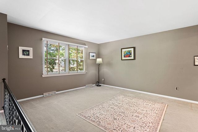 227 CHESTNUT AVE, Lindenwold, NJ 08021