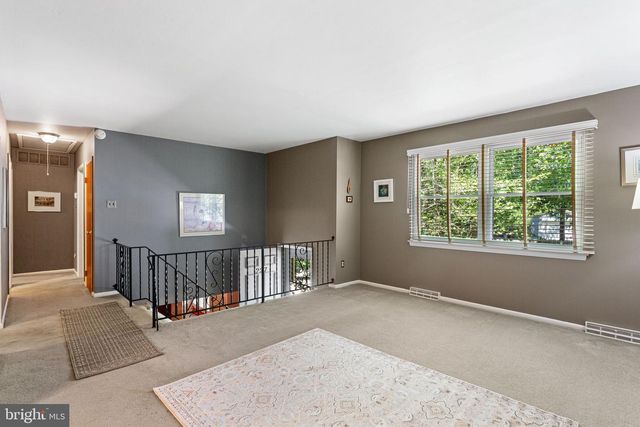 227 CHESTNUT AVE, Lindenwold, NJ 08021