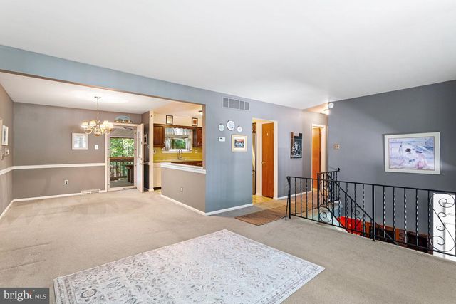 227 CHESTNUT AVE, Lindenwold, NJ 08021