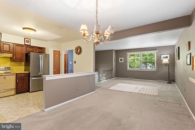 227 CHESTNUT AVE, Lindenwold, NJ 08021
