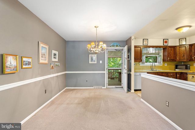 227 CHESTNUT AVE, Lindenwold, NJ 08021
