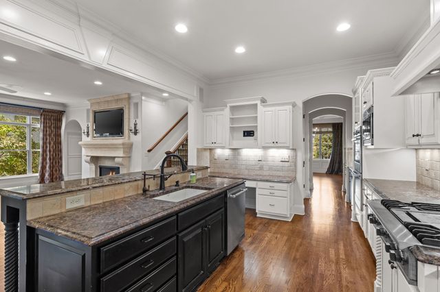 2019B Overhill Dr, Nashville, TN 37215