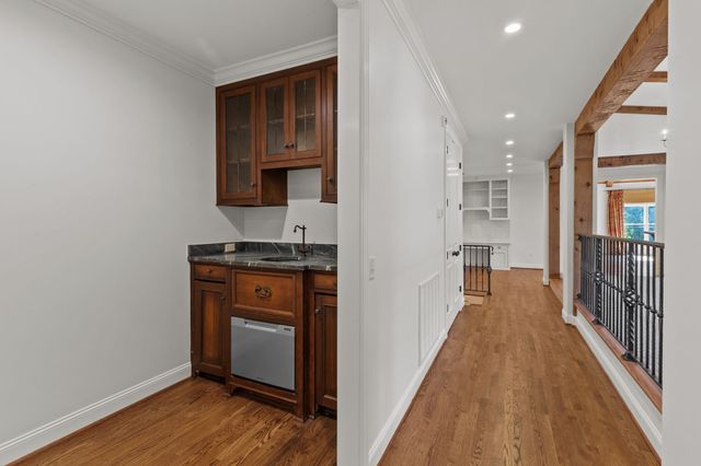 2019B Overhill Dr, Nashville, TN 37215