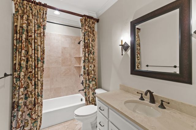 2019B Overhill Dr, Nashville, TN 37215