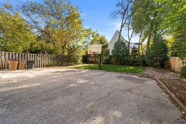 2019B Overhill Dr, Nashville, TN 37215