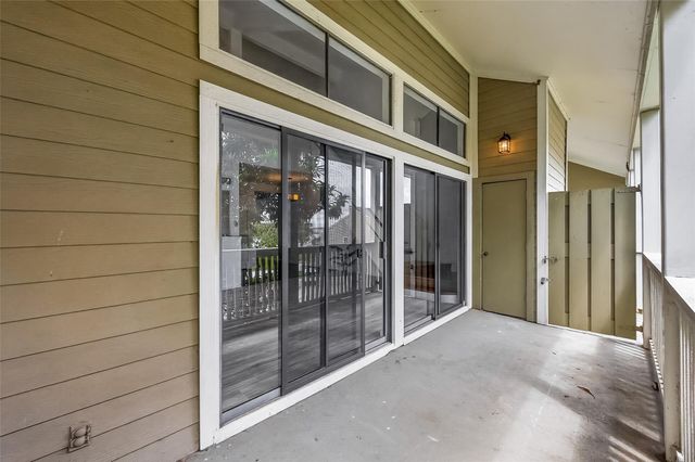180 April Point Drive S, Conroe, TX 77356
