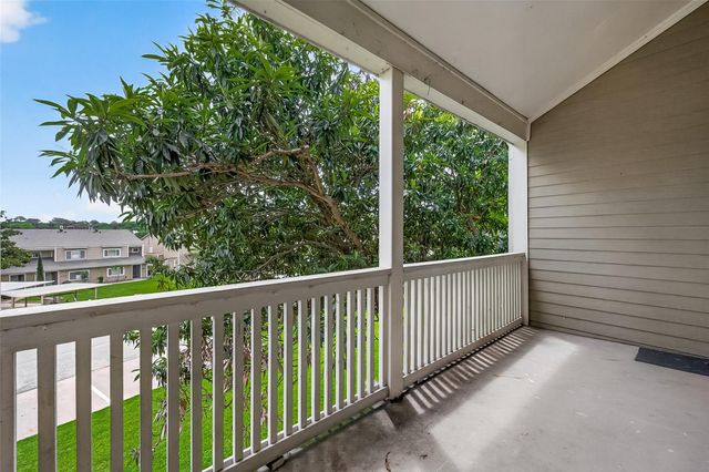 180 April Point Drive S, Conroe, TX 77356