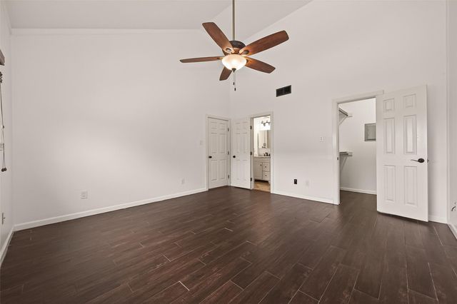 180 April Point Drive S, Conroe, TX 77356