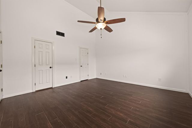 180 April Point Drive S, Conroe, TX 77356