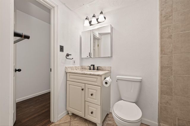 180 April Point Drive S, Conroe, TX 77356