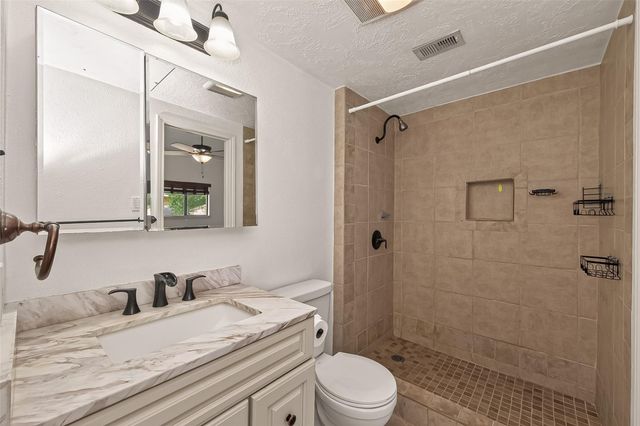 180 April Point Drive S, Conroe, TX 77356