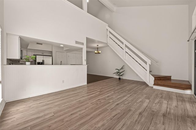 180 April Point Drive S, Conroe, TX 77356