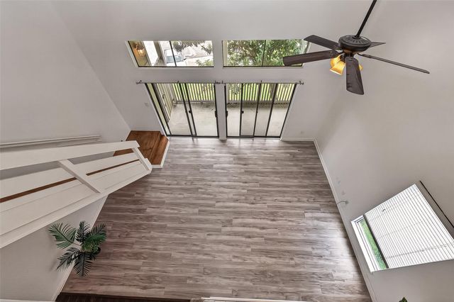 180 April Point Drive S, Conroe, TX 77356