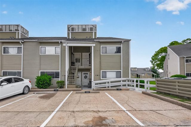 180 April Point Drive S, Conroe, TX 77356