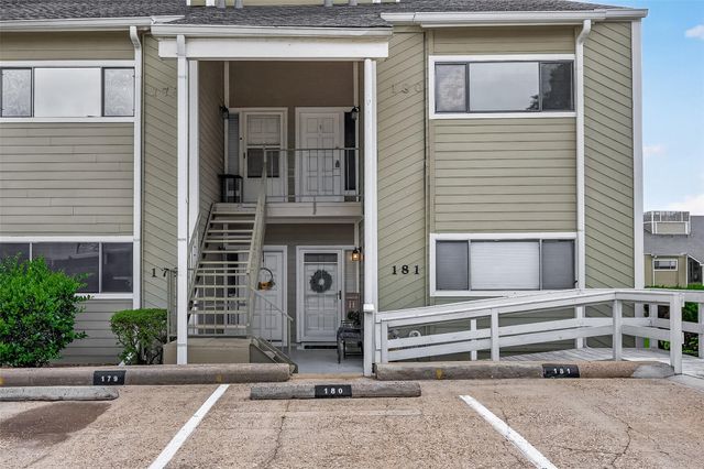 180 April Point Drive S, Conroe, TX 77356
