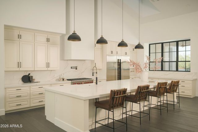10229 N 64th Street, Paradise Valley, AZ 85253
